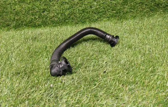 Volkswagen Jetta VI Breather/breather pipe/hose 04E131170B