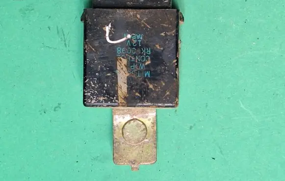 Subaru Legacy Window wiper relay RK0098