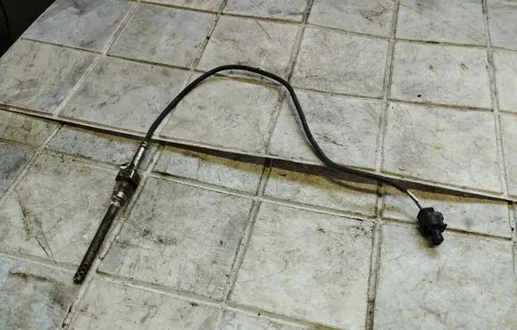 Mercedes-Benz R AMG W251 Exhaust gas temperature sensor A0051531128