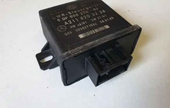 Mercedes-Benz E W211 Light module LCM A2118203226