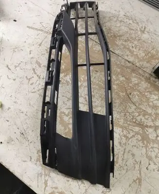 BMW 5 G30 G31 Front bumper lower grill 15067010