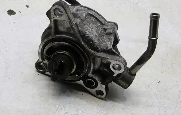 Mazda CX-3 Vacuum pump S550-18G00