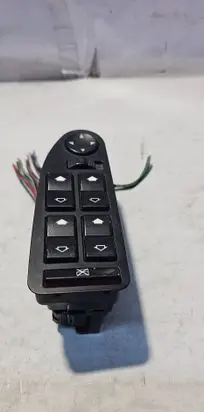 BMW 5 E39 Electric window control switch 8368966