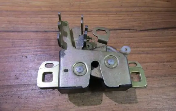 Ford Mondeo MK I Tailgate/trunk/boot lock/catch/latch 93bbf43200be 94218