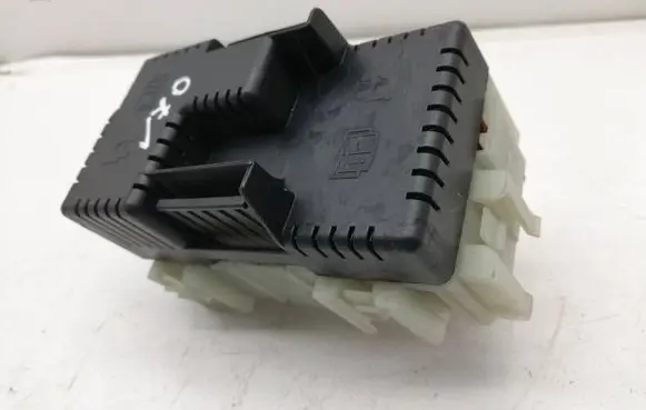Volvo V70 Fuse module