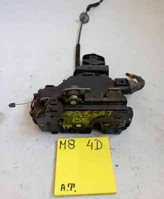 Volkswagen PASSAT B5 Front door lock 658965656