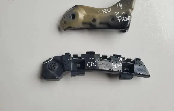 Honda CR-V Fender mounting bracket