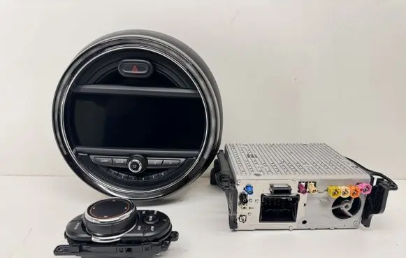 Radio/CD/DVD/GPS head unit
