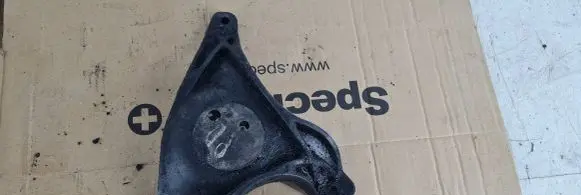 BMW 5 E39 Engine mounting bracket 1096080