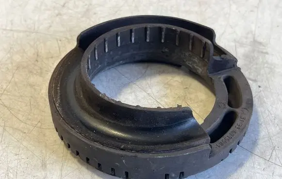 BMW X3 F25 Rear coil spring rubber mount 6775581