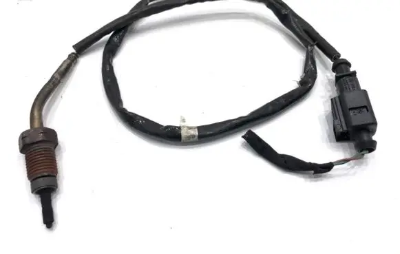 Volkswagen PASSAT B7 Exhaust gas temperature sensor 