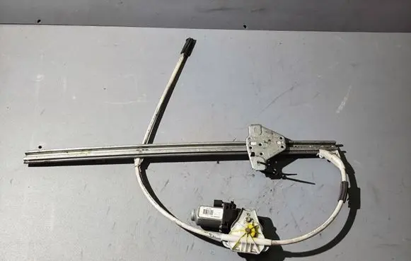 Renault Master II Front door window regulator with motor 8200162710
