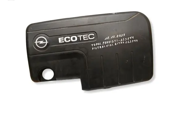 Opel Astra J Engine cover (trim) 55585989 55585990