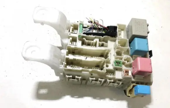 Toyota Prius (XW20) Fuse box set 8273047290 82730-47290