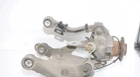 BMW 5 F10 F11 Rear wheel hub 6796099 33326796099 6780357