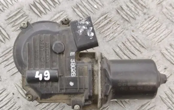 Volkswagen PASSAT CC Wiper motor 3C8955119J