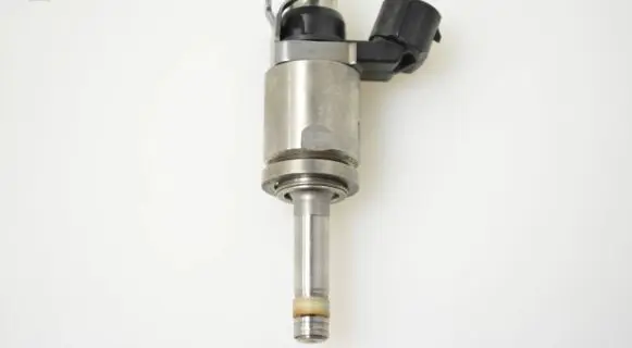 Mazda CX-5 Fuel injector PE0113250C