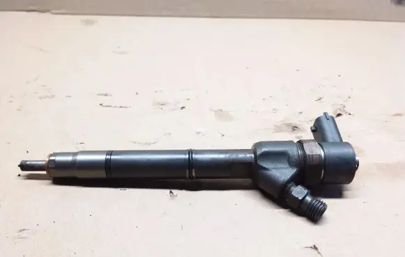 KIA Ceed Fuel injector 338002A900 0445110320