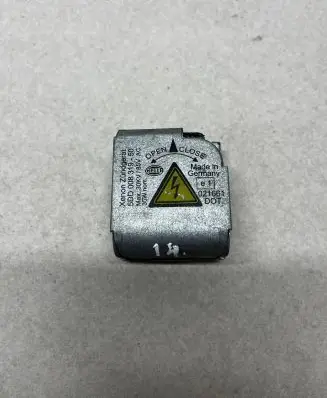 Mercedes-Benz C W203 Headlight ballast module Xenon 5DD008319-50