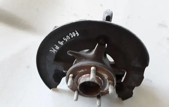 Front wheel hub