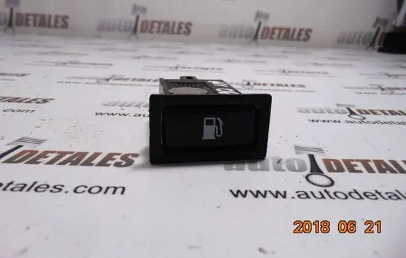 Toyota Avensis T250 Fuel tank opening switch 156795