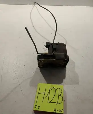 Renault Scenic I Front door lock 8200000732
