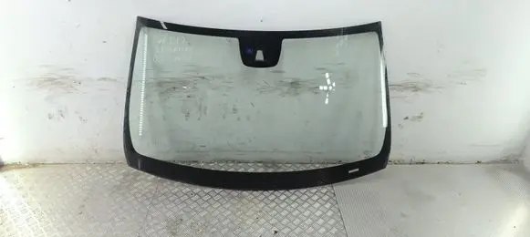 Mercedes-Benz E W212 Front windscreen/windshield window E000185