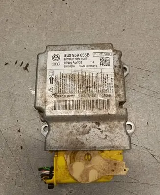 Audi Q3 8U Airbag control unit/module 8U0959655B 5WK44299