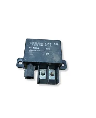 Mercedes-Benz E W211 Charging relay A0025423819 V23132A2001X14