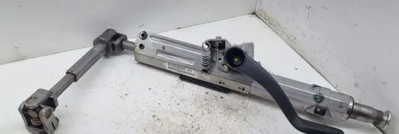 Steering wheel axle set