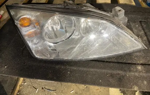 Ford Mondeo Mk III Headlight/headlamp 1S7113005AM 0301174202