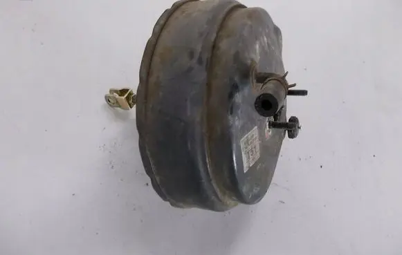 Toyota Hiace (H10) Brake booster 586004A820