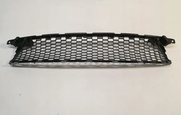 Lexus IS 220D-250-350 Front bumper lower grill 5311353060