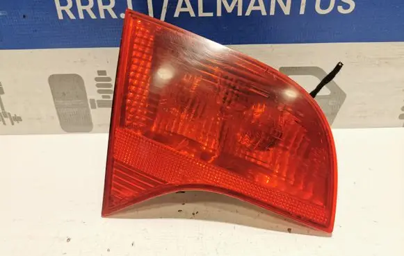 Audi A4 S4 B7 8E 8H Tailgate rear/tail lights 8E9945093