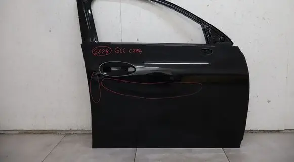 Mercedes-Benz GLC C254 Front door