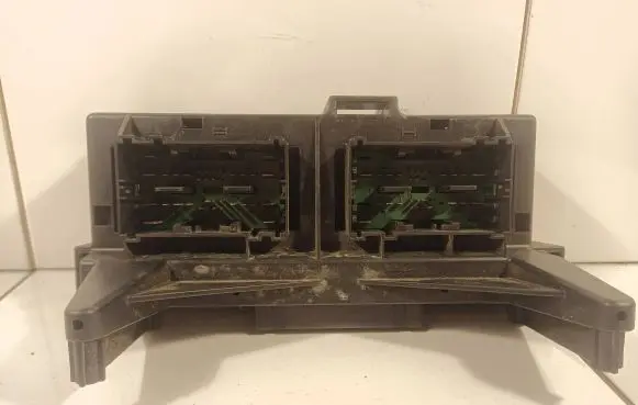 Jeep Grand Cherokee (WK) Fuse module 04692073AB 0000065561