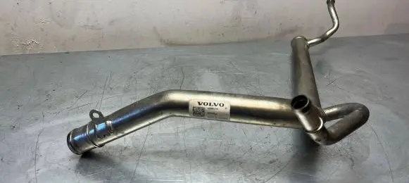 Volvo XC90 Engine coolant pipe/hose 31686270