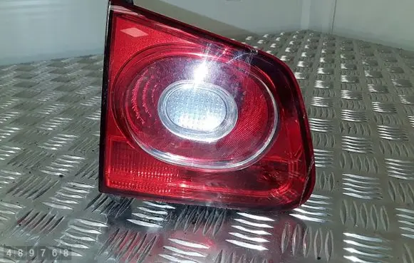 Volkswagen Tiguan Tailgate rear/tail lights 5N0945093C