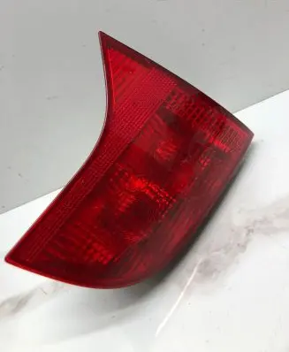 Audi A4 S4 B7 8E 8H Tailgate rear/tail lights 8E9945093 484501 ULO749001