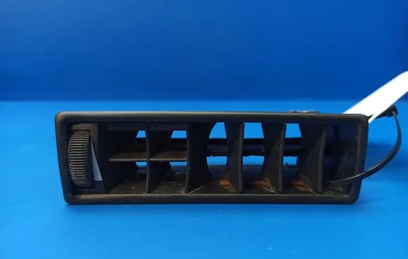 Mercedes-Benz 380 560SEC C126 Dashboard side air vent grill/cover trim 1268310842 1268310842KZ