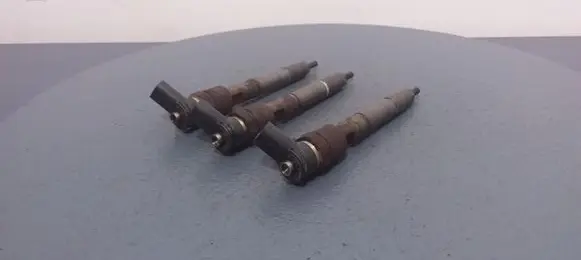 Mitsubishi Colt Fuel injector A6400700787