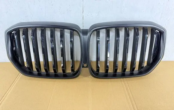 BMW X5 G05 Front bumper upper radiator grill 5A67CC4