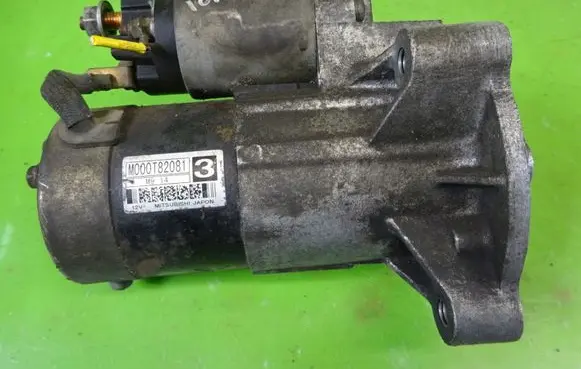 Citroen Xsara Starter motor M000T82081