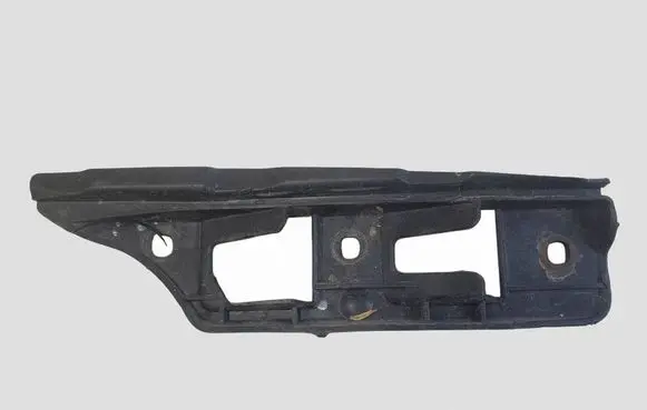 Volkswagen Golf V Front bumper mounting bracket