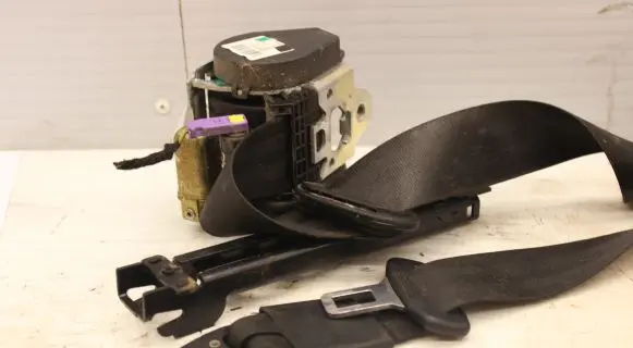 Audi A6 S6 C6 4F Front seatbelt 008R000