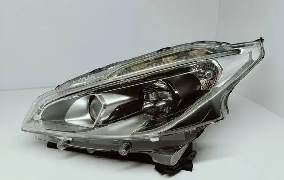 Peugeot 208 I Headlight/headlamp 9810805780 L1826 90047883