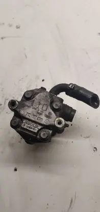 Volkswagen PASSAT B5.5 Power steering pump 800145177qe6