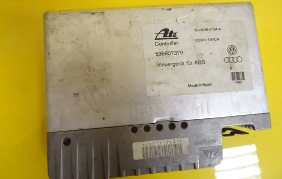 Volkswagen Golf III ABS control unit/module 535907379