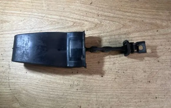 Volkswagen Tiguan Front door check strap stopper 5N0837249A 5N0837267