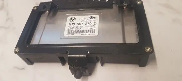 Volkswagen Golf III ABS control unit/module 1H0907379D 10094103224